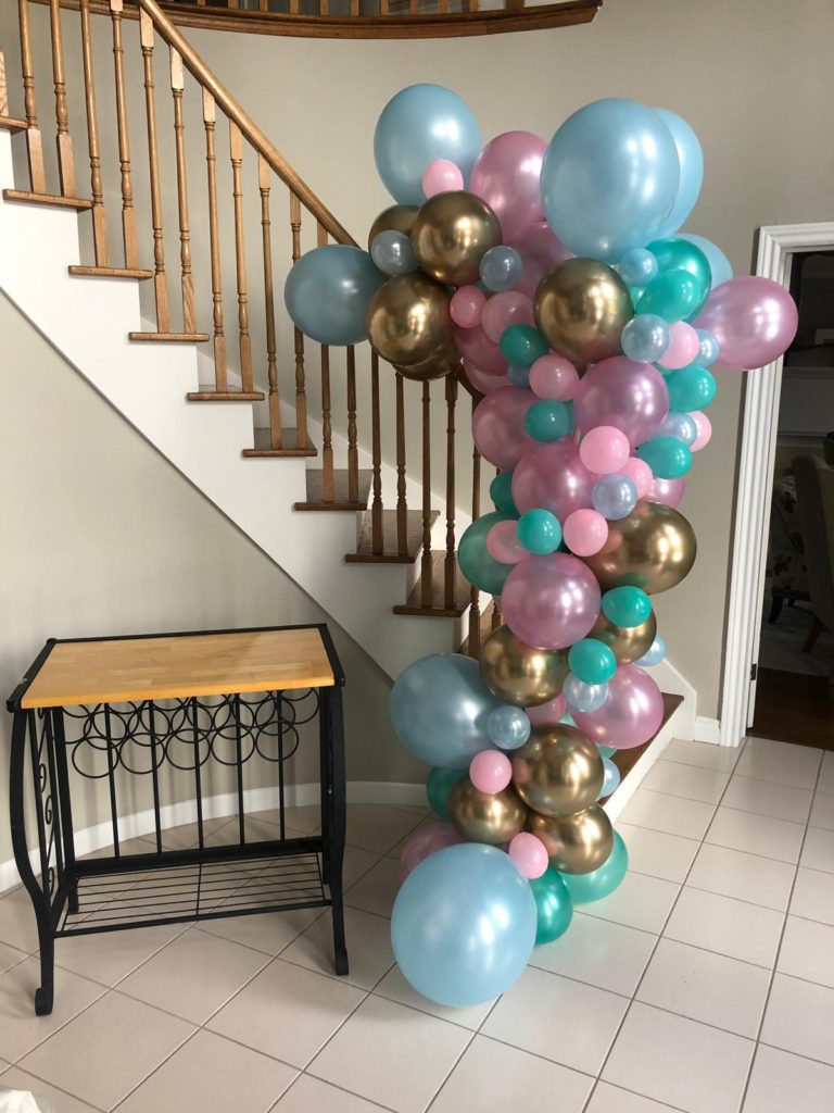 Niagara Falls Balloons Decor Services table