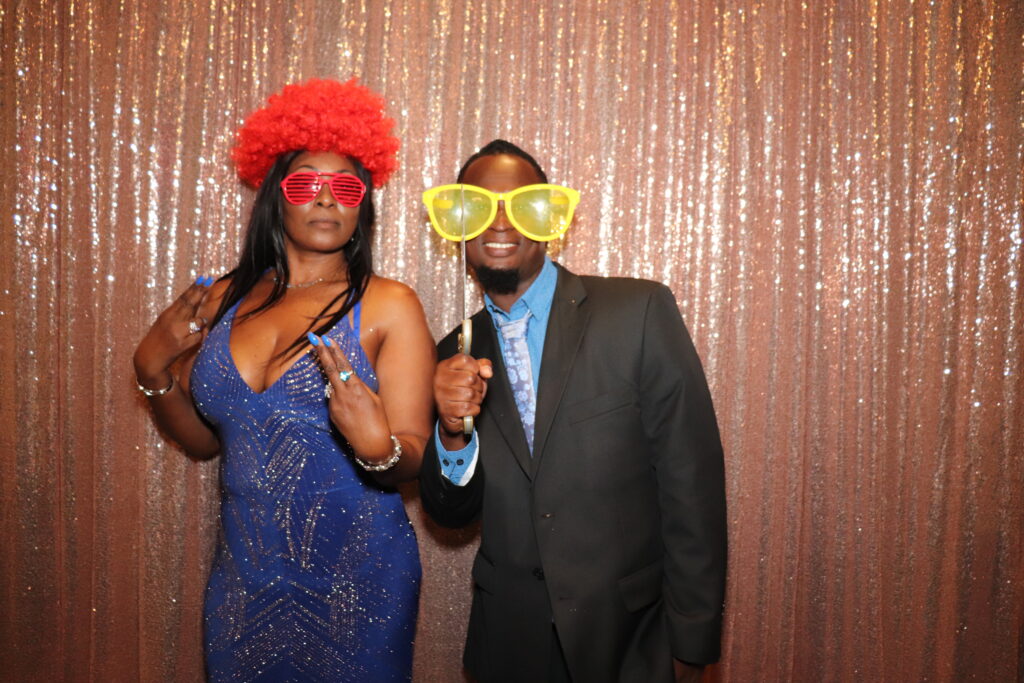 couple 2- Niagara Falls Photo Booth Rentals