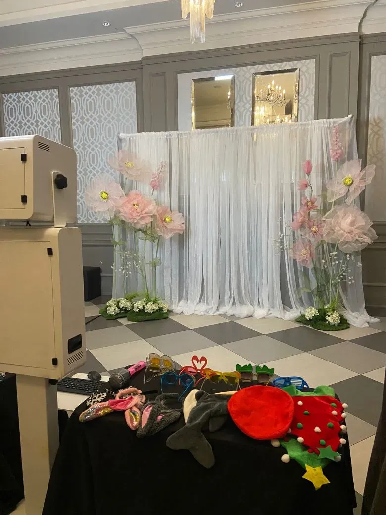 New Hamburg Photo Booth Pod Rental New Hamburg Photo Booth Pod Rental